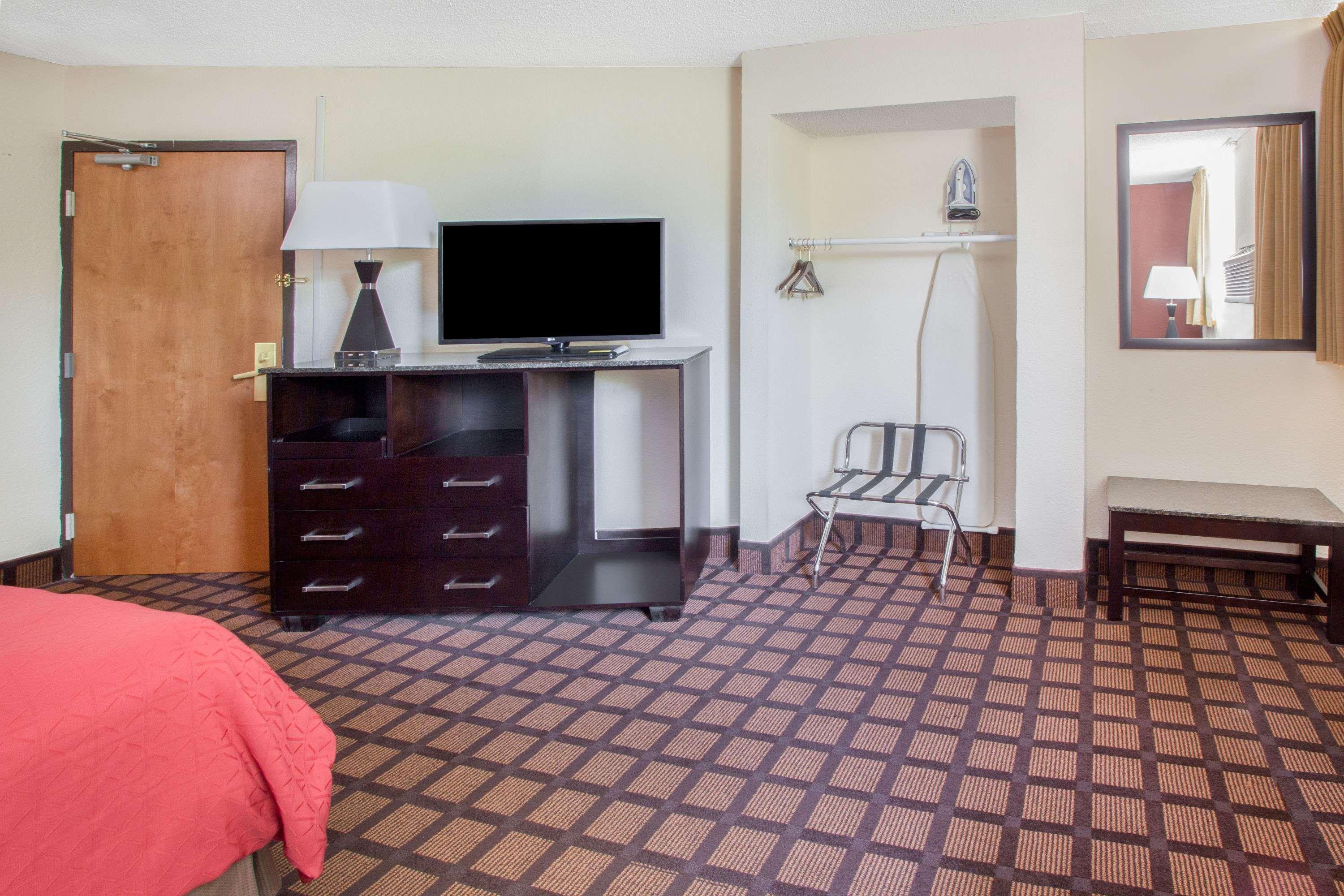Super 8 By Wyndham Chicago Il Ξενοδοχείο Εξωτερικό φωτογραφία